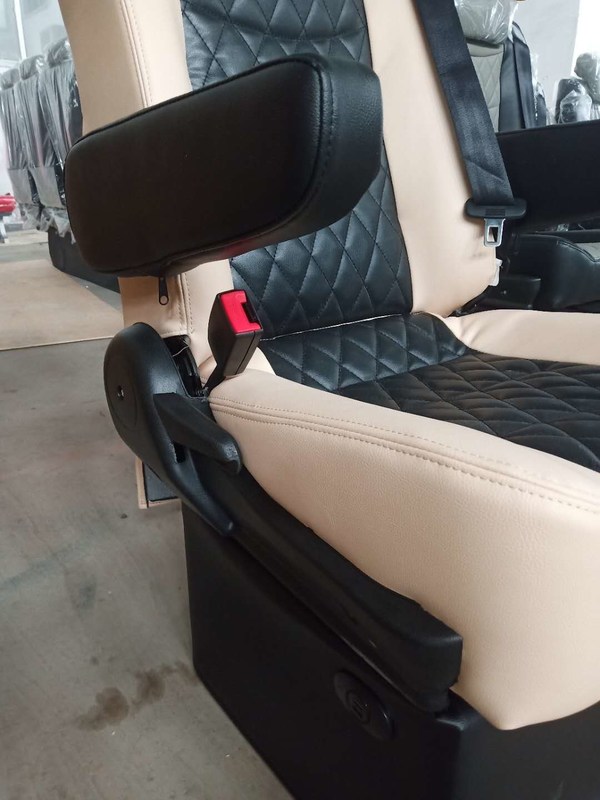 Asiento de furgoneta de lujo con ajuste manual de alta calidad para monovolúmenes o autocaravanas