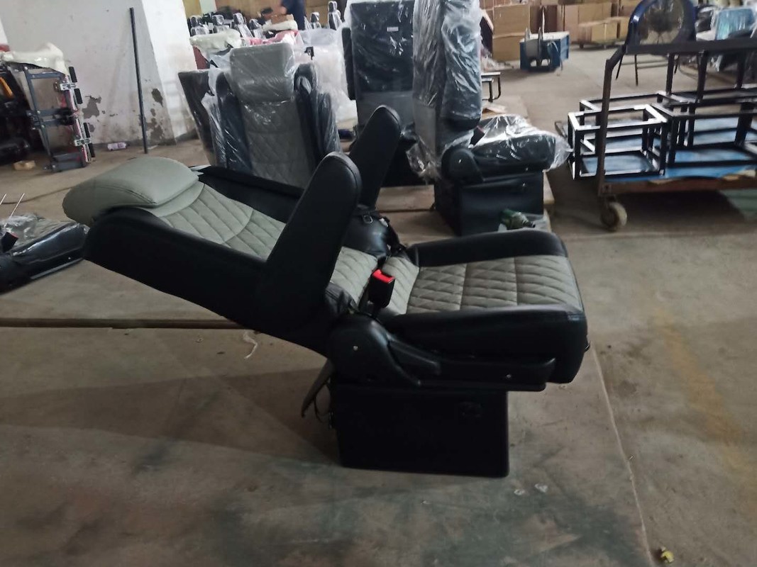 Precio de fábrica de lujo de cuero personalizado Sillones de furgoneta para furgonetas de automóviles