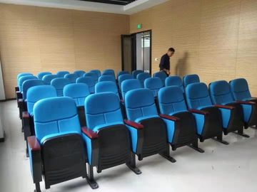 Sillas del auditorio de la cubierta de tela de materia textil, Memorial Stadium que asienta color azul